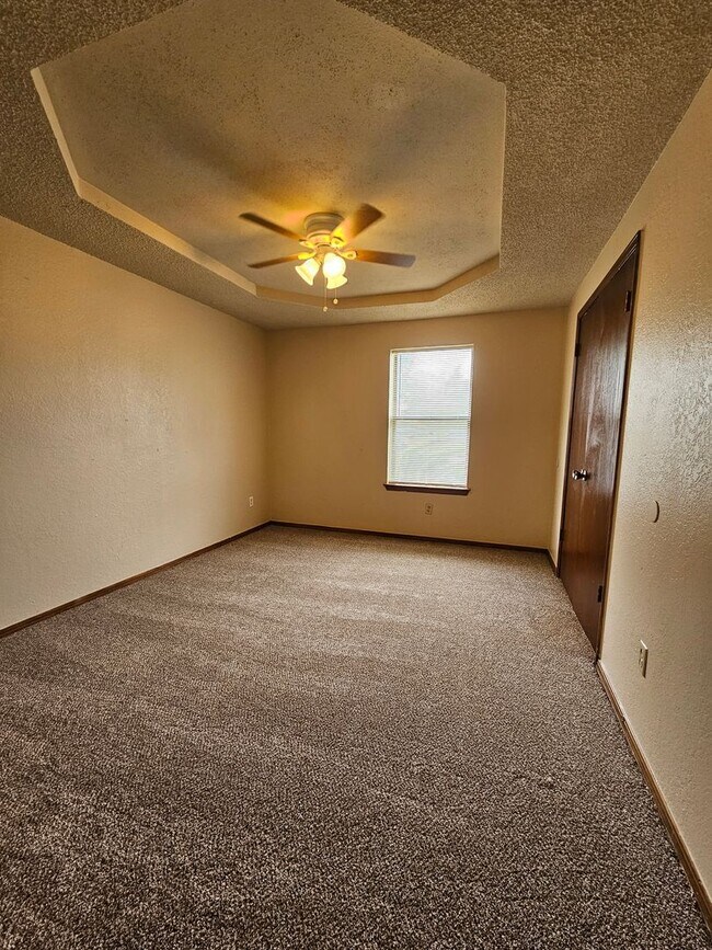 Building Photo - 3413 Pathway Cir