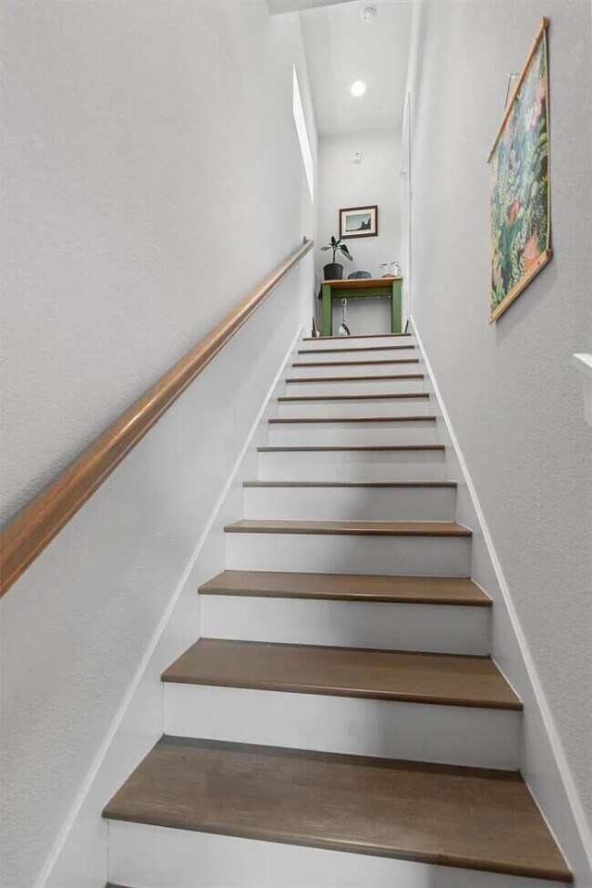 Building Photo - 5308 Evans Ave