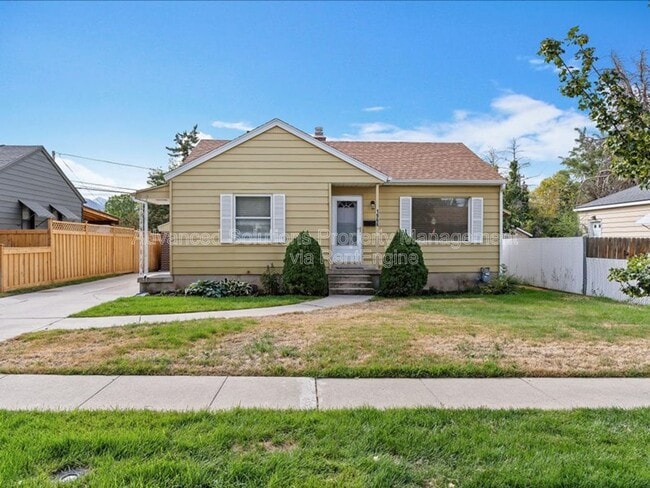 Primary Photo - 1966 E Garfield Ave