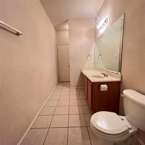 Building Photo - 2049 Helmoken Falls Dr