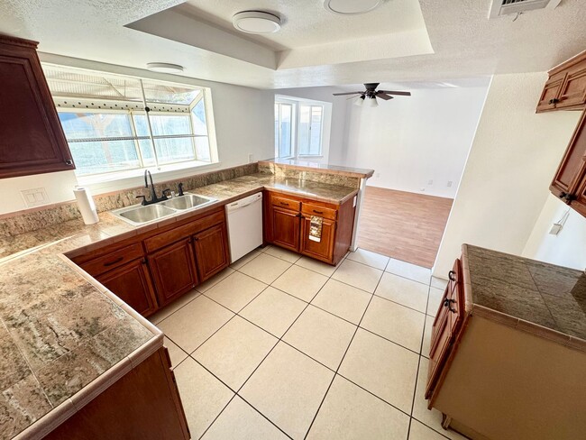 Building Photo - Beautiful cul-de-sac Home