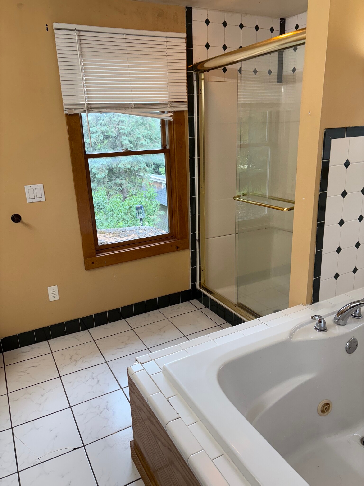 Bathroom - 1781 Fairport Nine Mile Point Rd