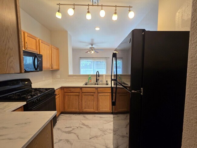 Building Photo - Charming 3BR House in Aurora