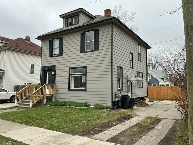 Building Photo - 40 Ferrin Pl