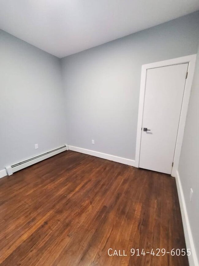 Building Photo - 114 S 6th Ave