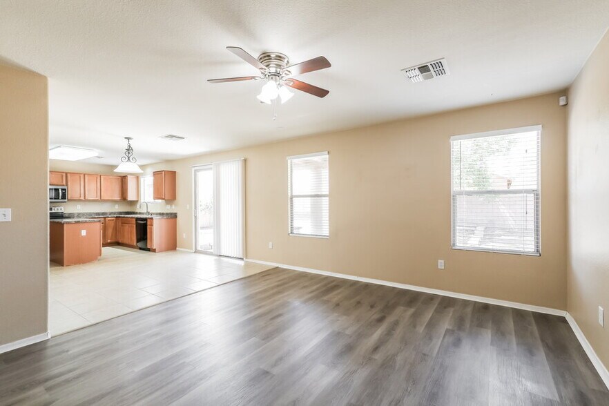 Building Photo - 11298 W Combine Dr