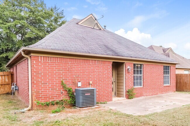 Building Photo - 5689 Kayla Dr