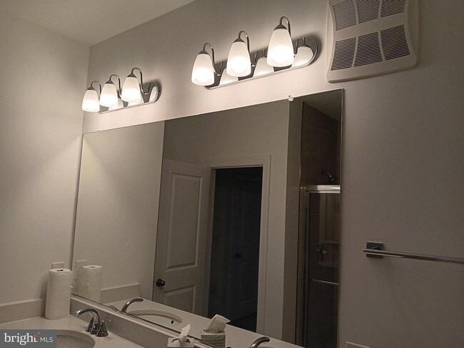 Building Photo - 4951 Longmire Wy