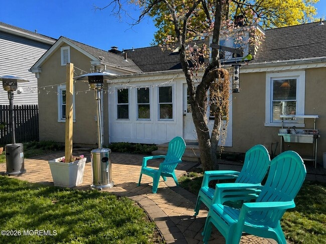 Building Photo - 17 Walnut Pl