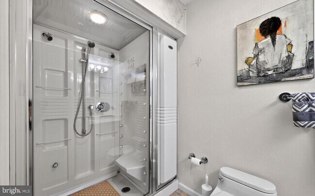 Building Photo - 203 Sunshine Lakes Dr