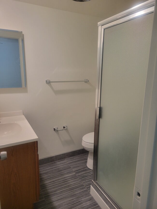 Shower bathroom - 21030 Ladeene Ave