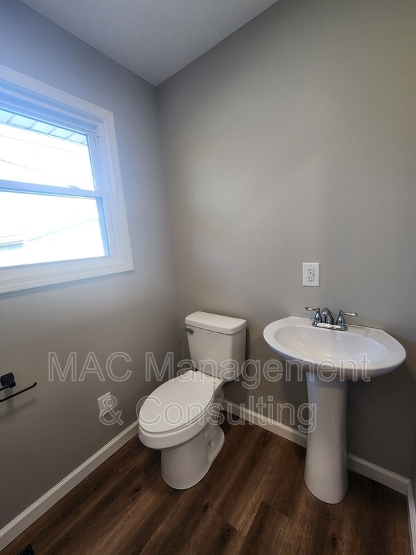 Building Photo - 4680 S Grundy Quarles Hwy