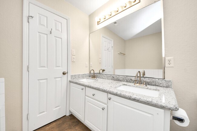 Building Photo - 14610 Hazy Ridge Ln