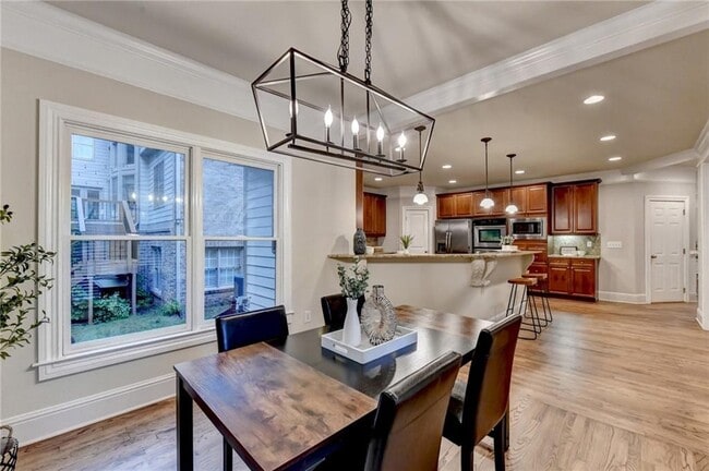 Building Photo - 9848 Talisman Dr