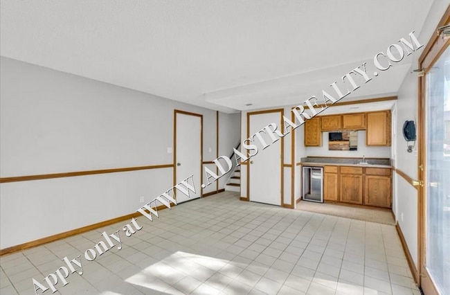 Building Photo - Beautiful 4 Bed 2 Bath Home in Olathe-Available in JULY!!