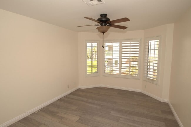 Building Photo - 580 Camino De La Reina