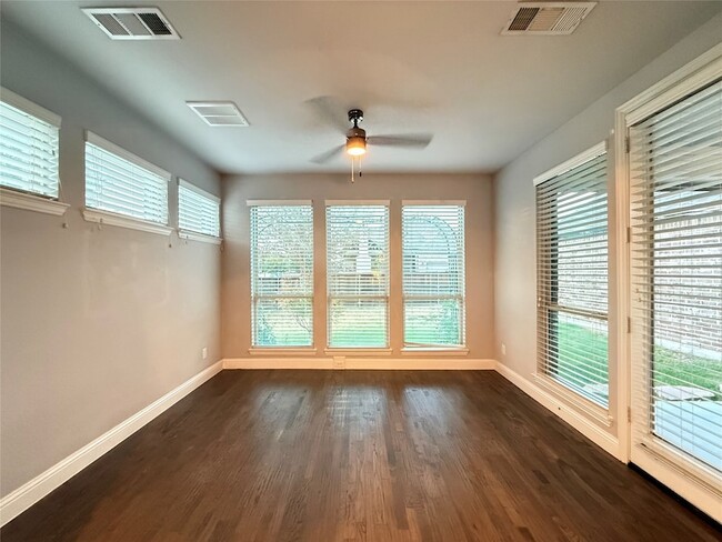 Building Photo - 11818 Antler Dr