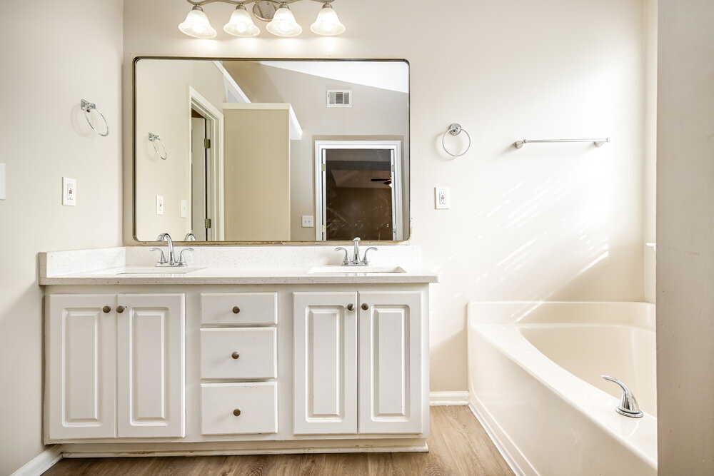 Building Photo - 413 Grove Park Dr