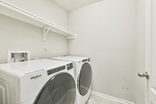 Building Photo - 2036 Elkington Cir