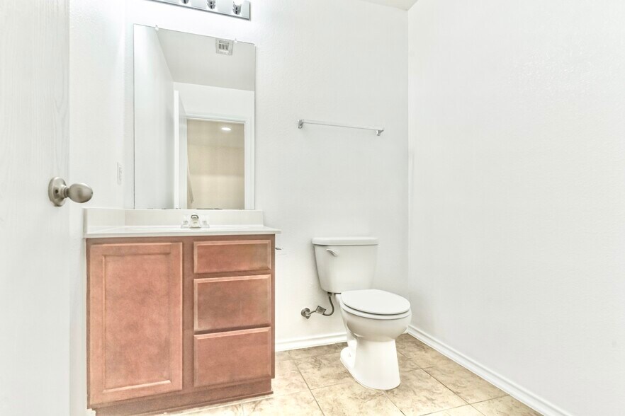 Building Photo - 9147 Sage Loop Ct