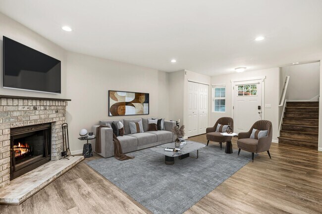 Building Photo - For Lease $2950/Month: Beautifully updated 2/Bdrm Townhome with large Bonus Room