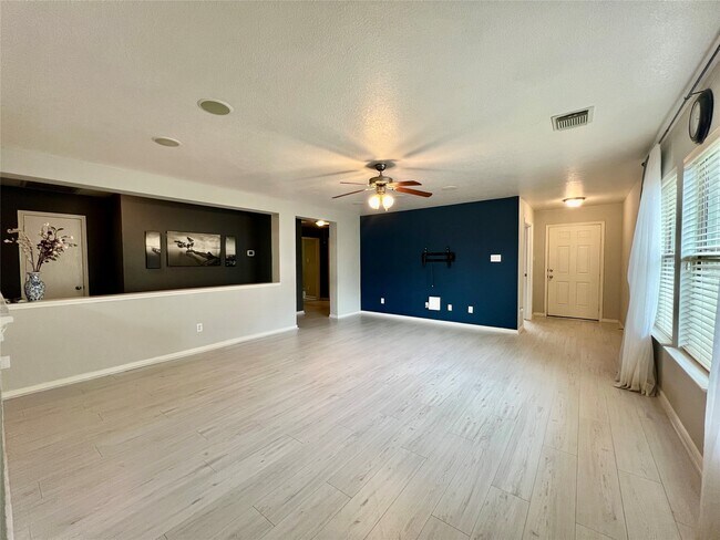 Building Photo - 16750 Bending Creek Ln