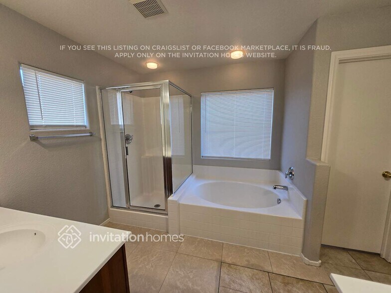 Building Photo - 3964 Chasing Heart Way