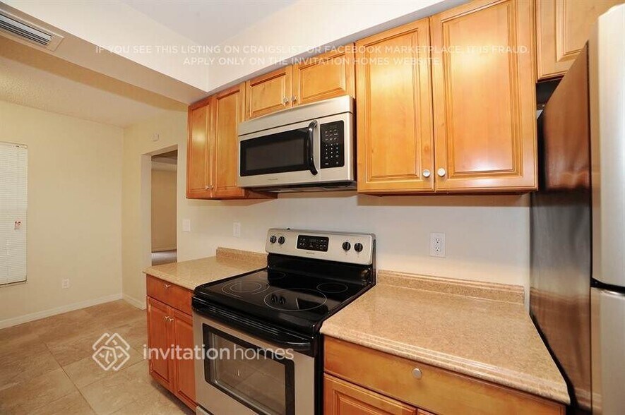 Building Photo - 608 Valley Hill Dr