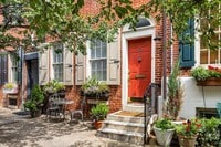 Building Photo - 129 Bainbridge St