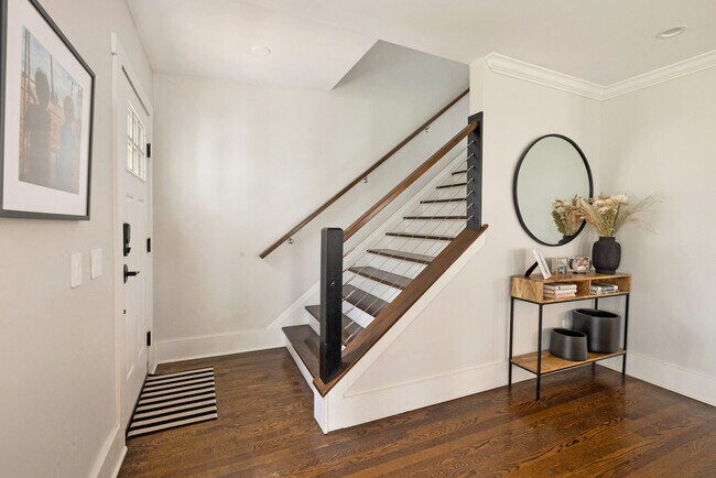 Building Photo - 4445 N Frederick Ave