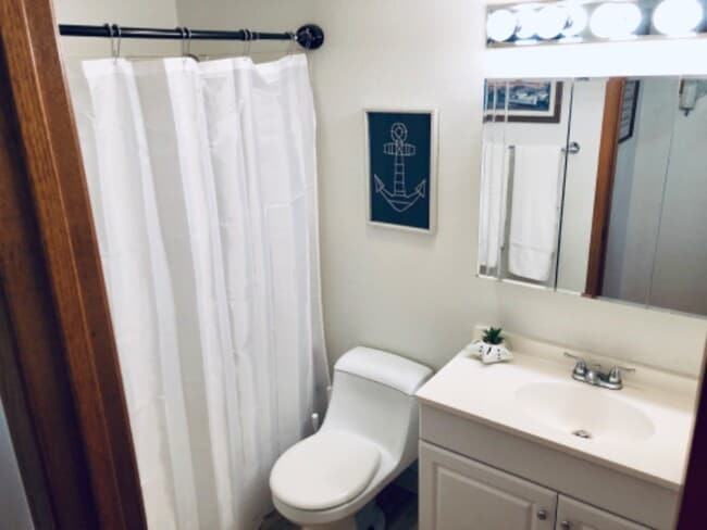 Building Photo - 342 E Dowling Rd