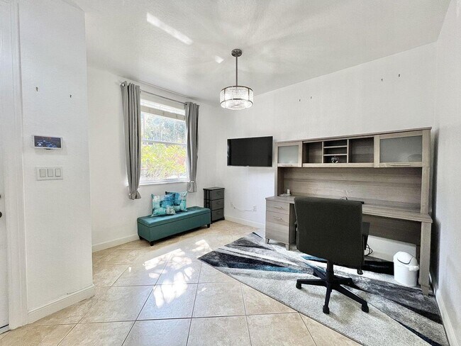 Building Photo - 840 Marina Del Ray Ln