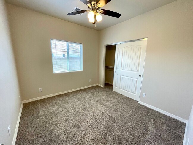 Building Photo - Centrally Located 3BR Home Near Airway Ave | Granite Kitchen, 2-Car Garage & Fenced Yard!