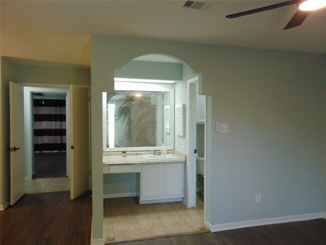 Building Photo - 3247 Hunters Glen Dr