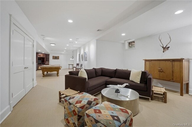 Building Photo - 8 Brady Rd