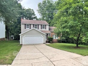 Building Photo - 3939 Armitage Dr