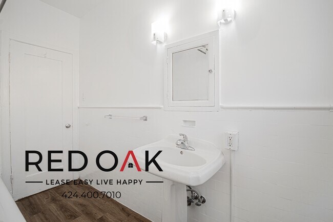 Building Photo - 2505 W 6th St