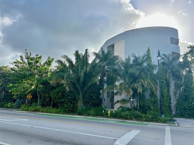 Building Photo - 2694 Inagua Ave