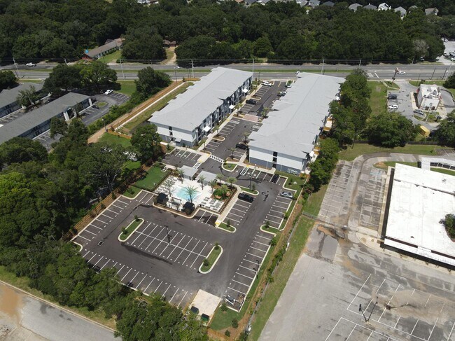 Building Photo - 6225 Mobile Hwy