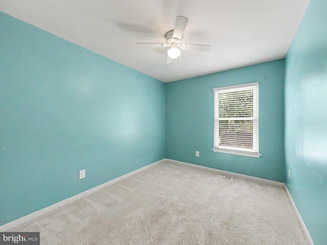 Building Photo - 5570 Rowser Dr