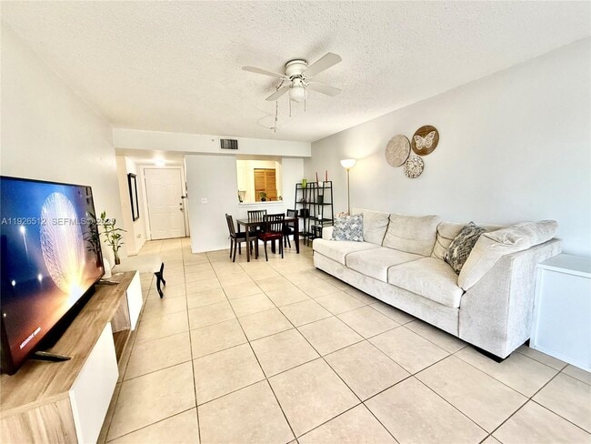 Building Photo - 1341 SE 3rd Ave