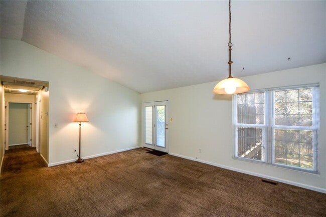 Building Photo - 115 Arborfield Way