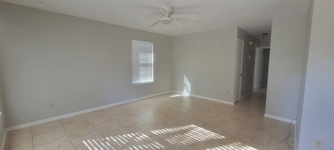 Building Photo - 2/1.5 Pine Meadows Home