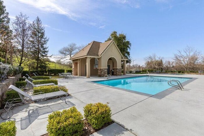 Building Photo - 907 Marvin Gardens Way