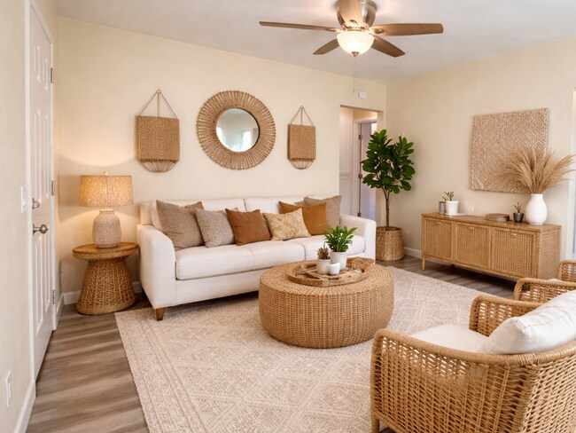 Building Photo - 1 Block from the Beach! Apartment Home in Ocean Beach! Private Garage! Private Patio!