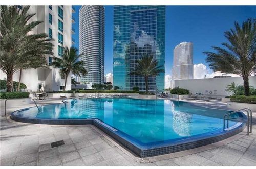 Building Photo - 300 S Biscayne Blvd