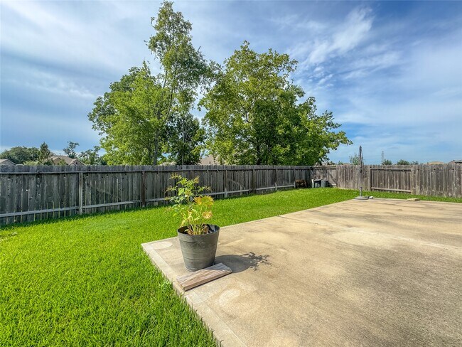 Building Photo - 4714 Western Brook Dr