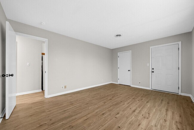 Building Photo - 125 Tandy Dr