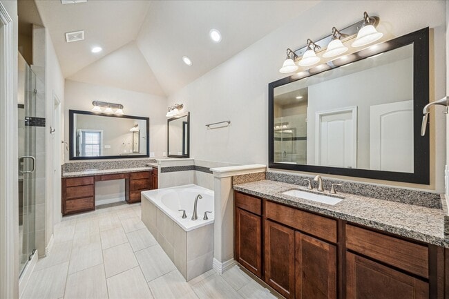 Building Photo - 5749 Larkin St