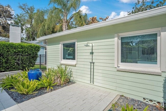 Building Photo - 812 East Blvd